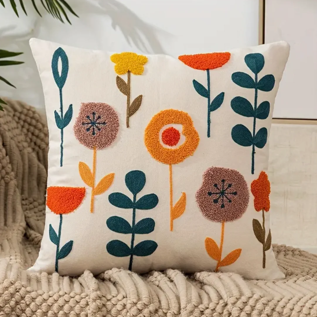 Floral Print Throw Pillow – Decorative Botanical Cushion