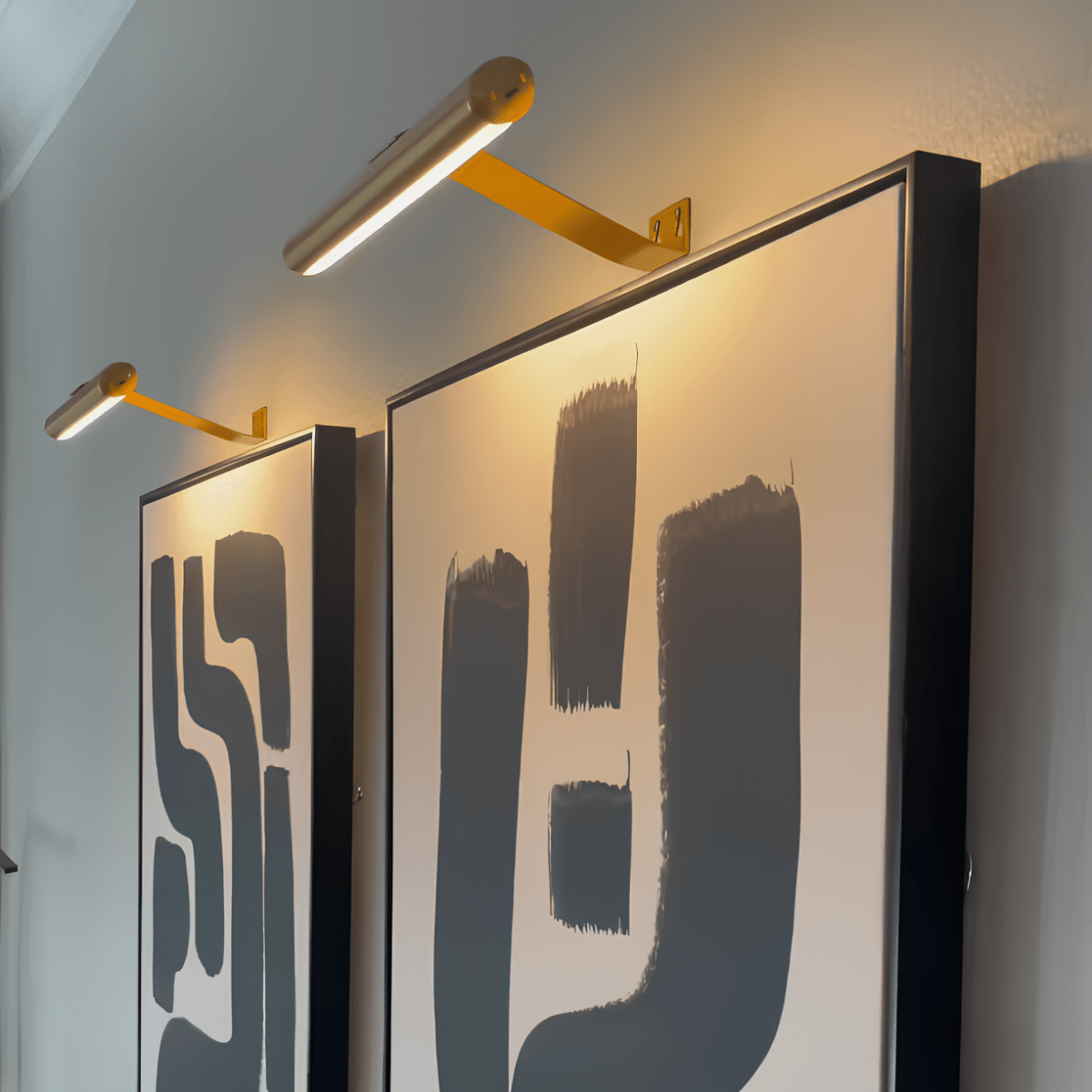 Minimalistic Hanging Wall Lamp