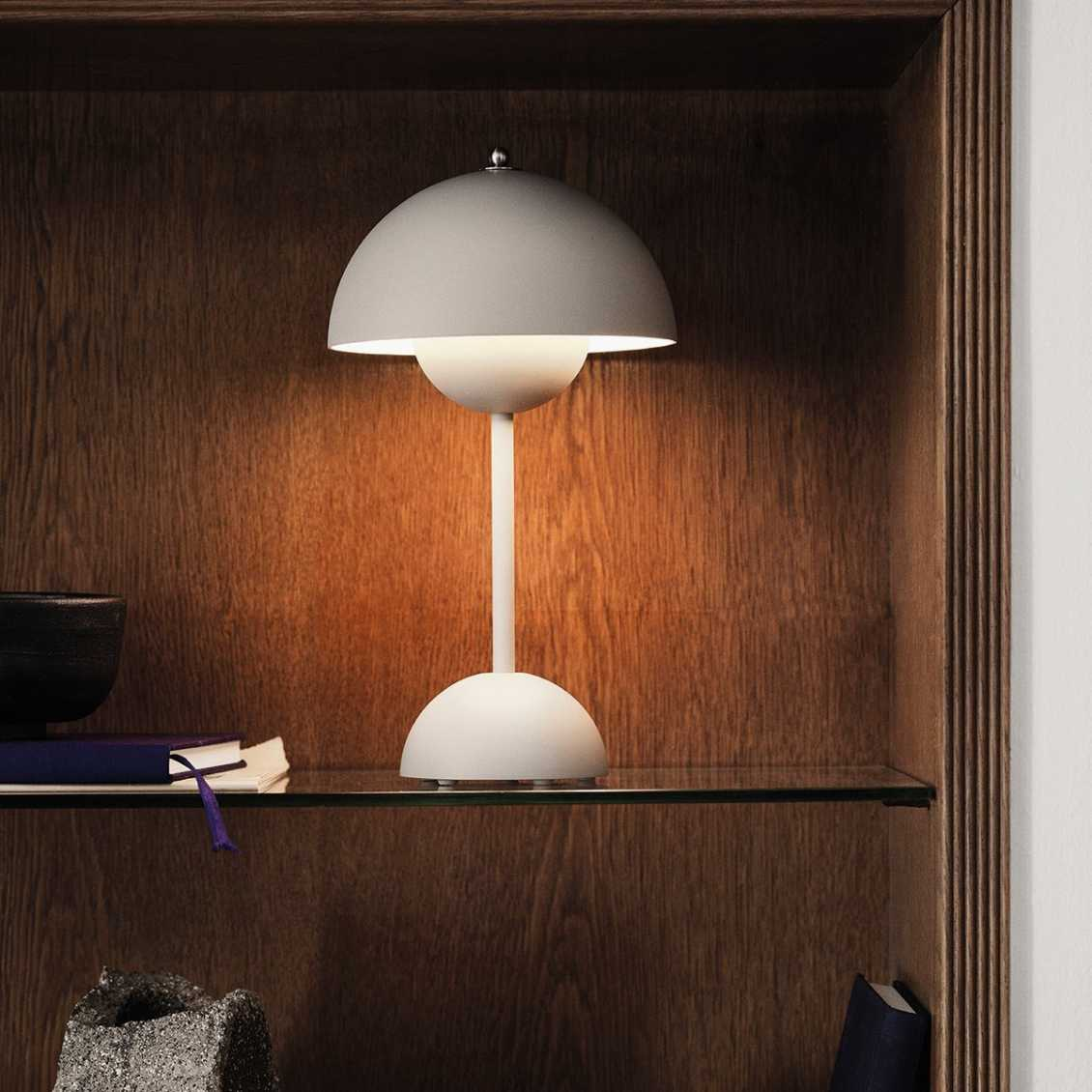 Dome Table Lamp - Minimalist Mushroom Silhouette Light