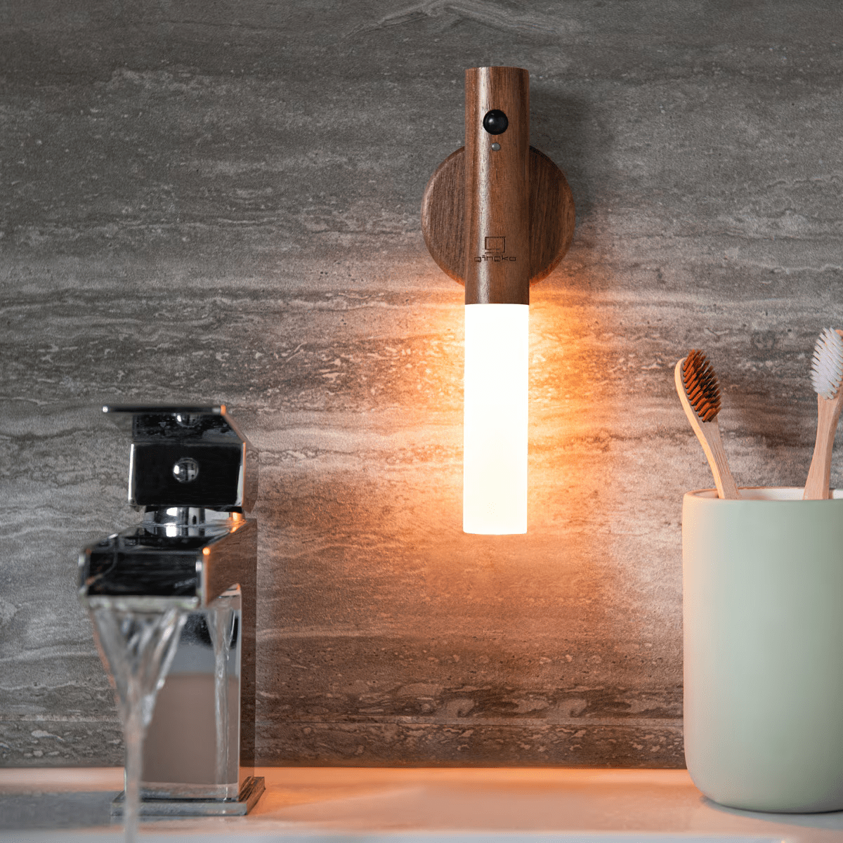 Versatile Saber Wall Lamp