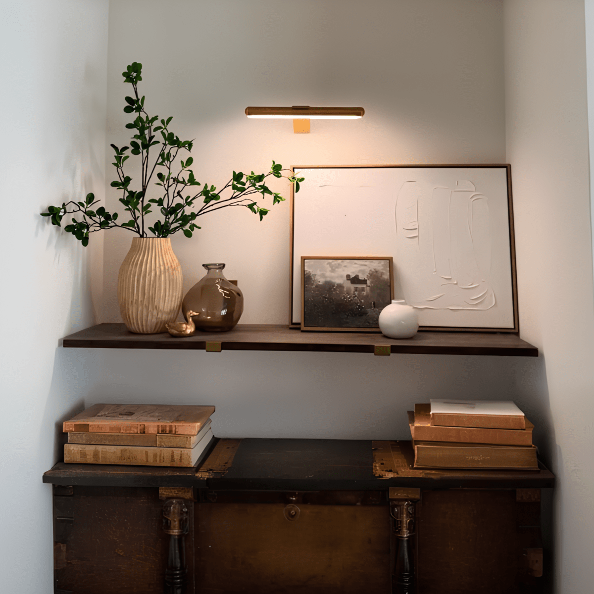 Minimalistic Hanging Wall Lamp