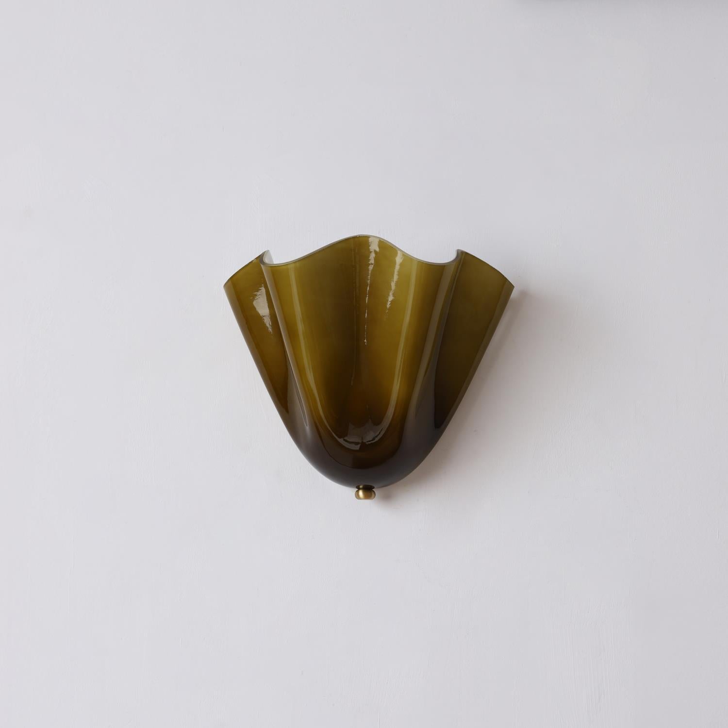 Leaf Wall Lamp - Decorative Botanical Metal Sconce