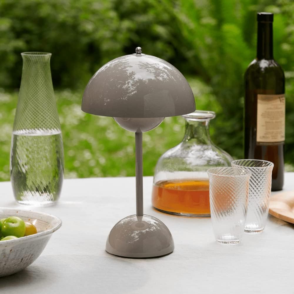 Dome Table Lamp - Minimalist Mushroom Silhouette Light