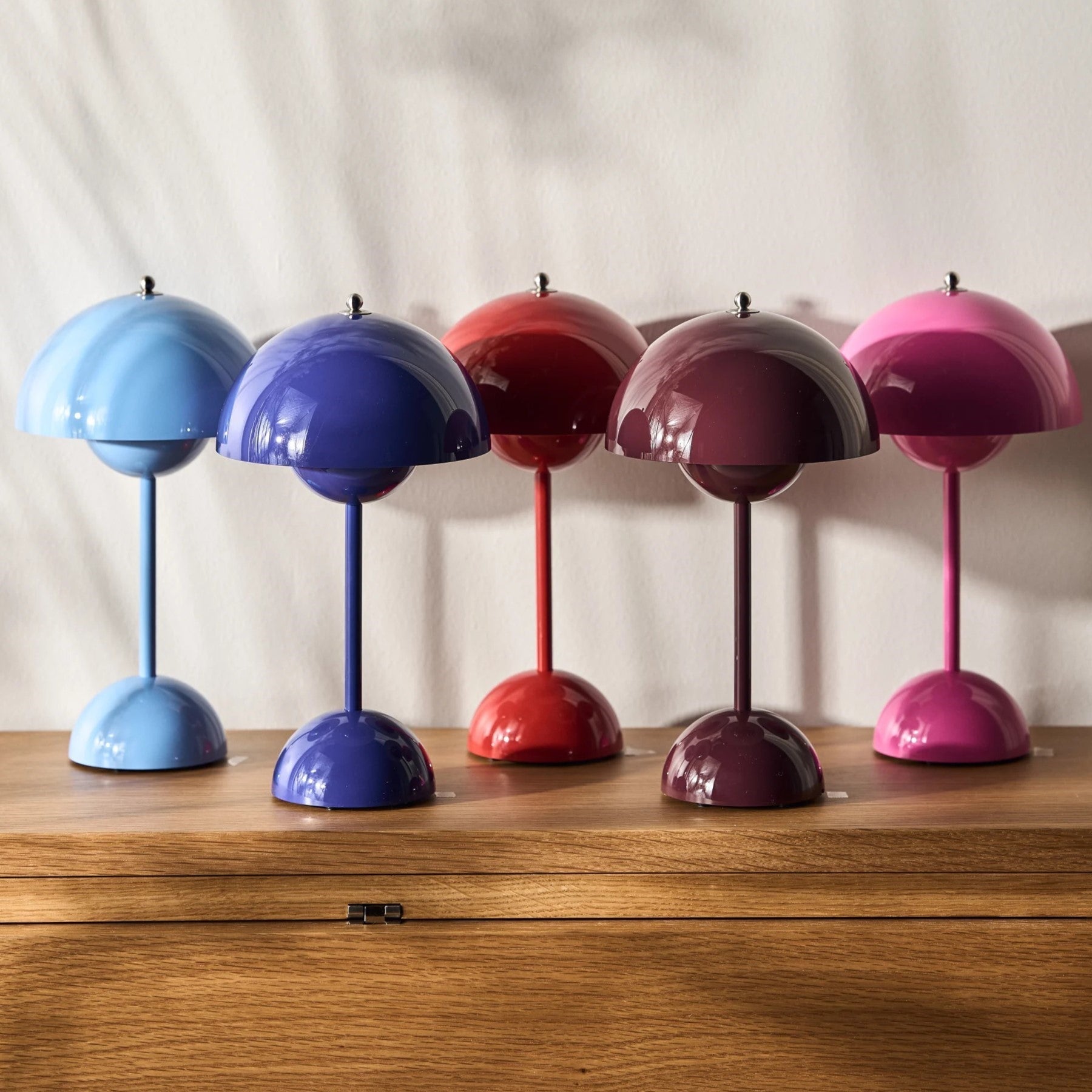Dome Table Lamp - Minimalist Mushroom Silhouette Light