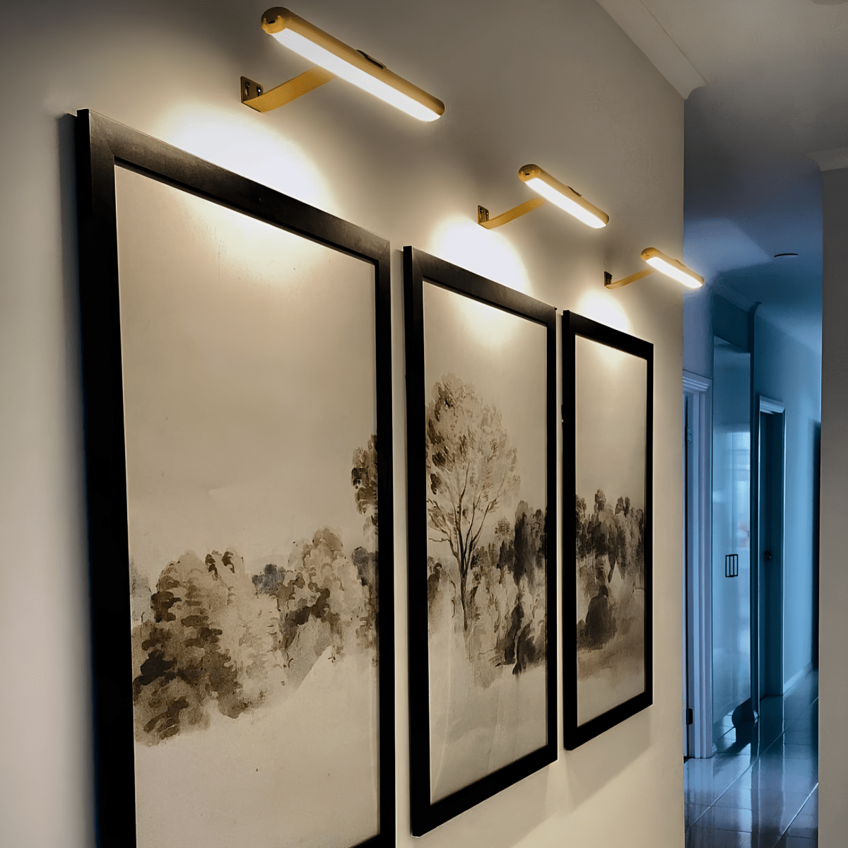 Minimalistic Hanging Wall Lamp