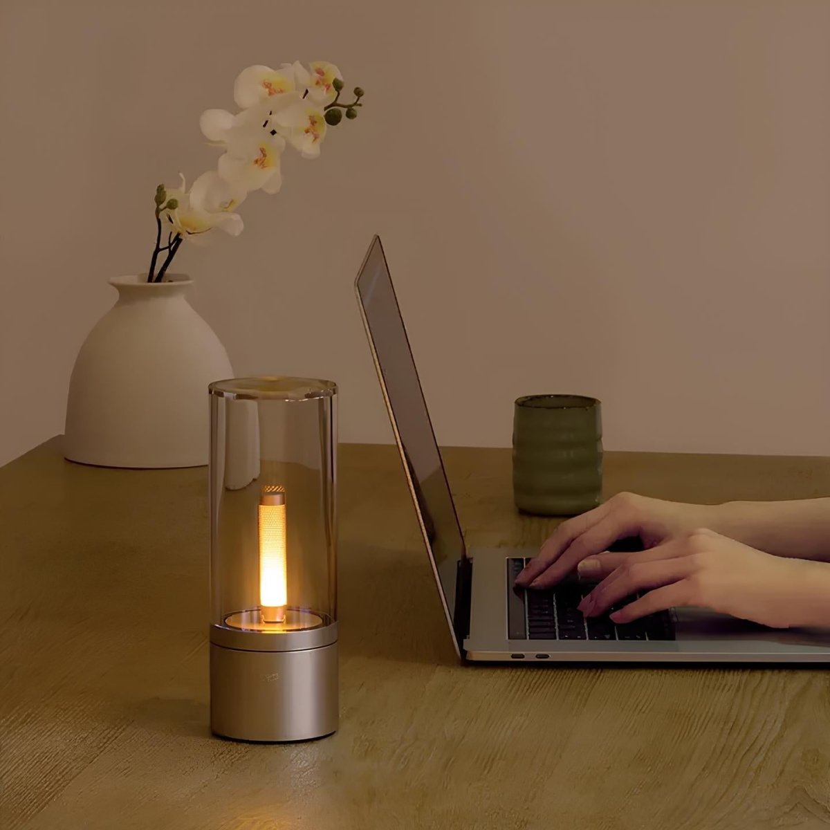 Wireless Cylinder Table Lamp