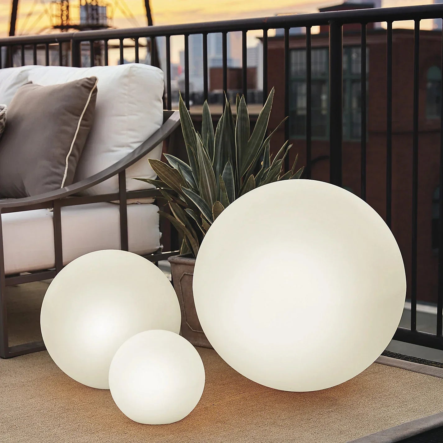 Outdoor Garden Sphere Lamps