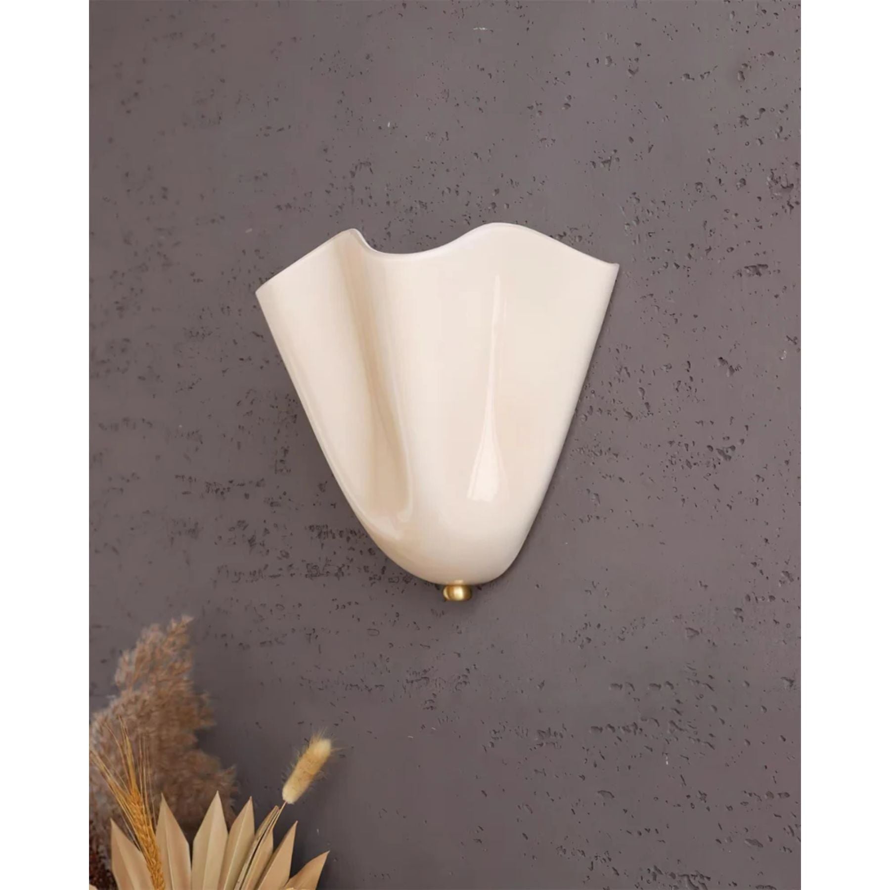 Leaf Wall Lamp - Decorative Botanical Metal Sconce