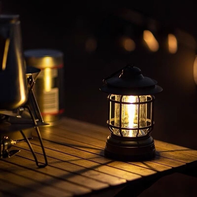 Portable Retro Outdoor Camping Lamp