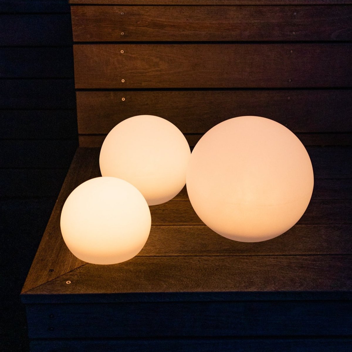 Outdoor Garden Sphere Lamps