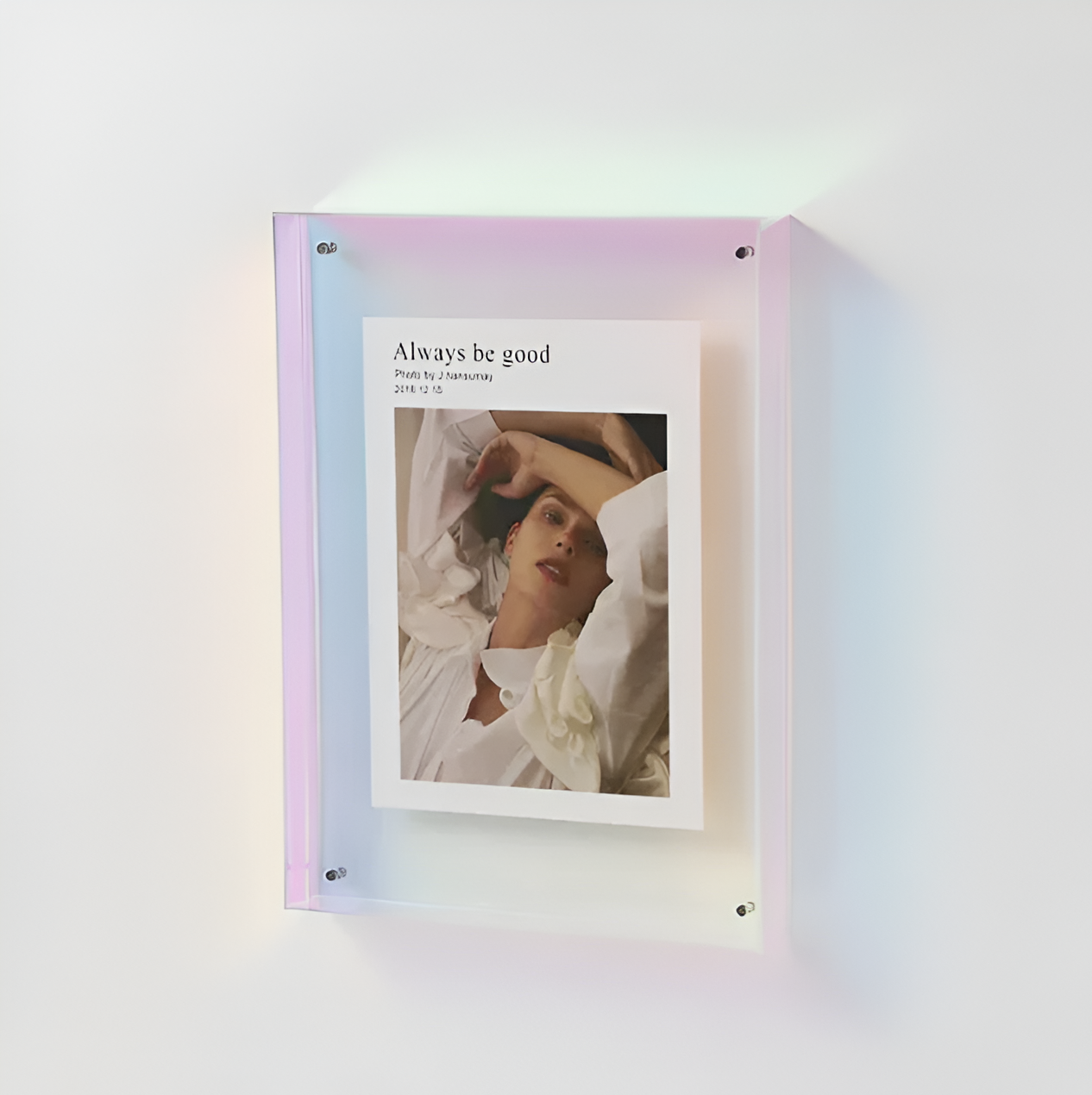 Modern Acrylic Photo Frame – Borderless Transparent Picture Frame