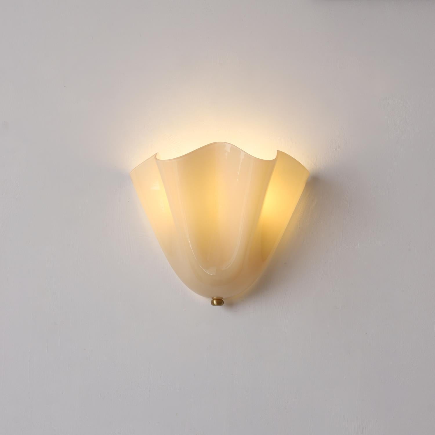 Leaf Wall Lamp - Decorative Botanical Metal Sconce