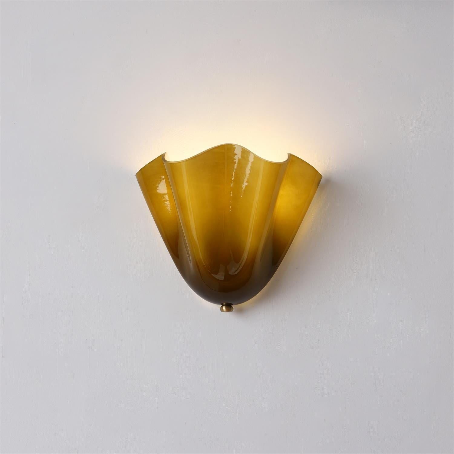 Leaf Wall Lamp - Decorative Botanical Metal Sconce