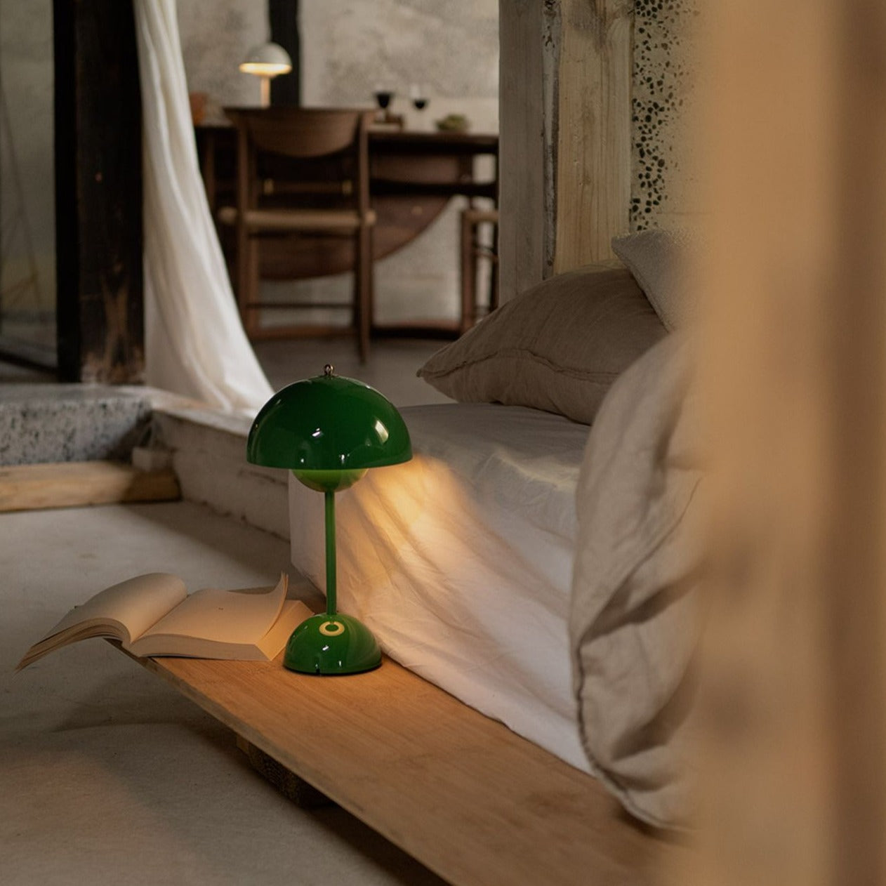 Dome Table Lamp - Minimalist Mushroom Silhouette Light
