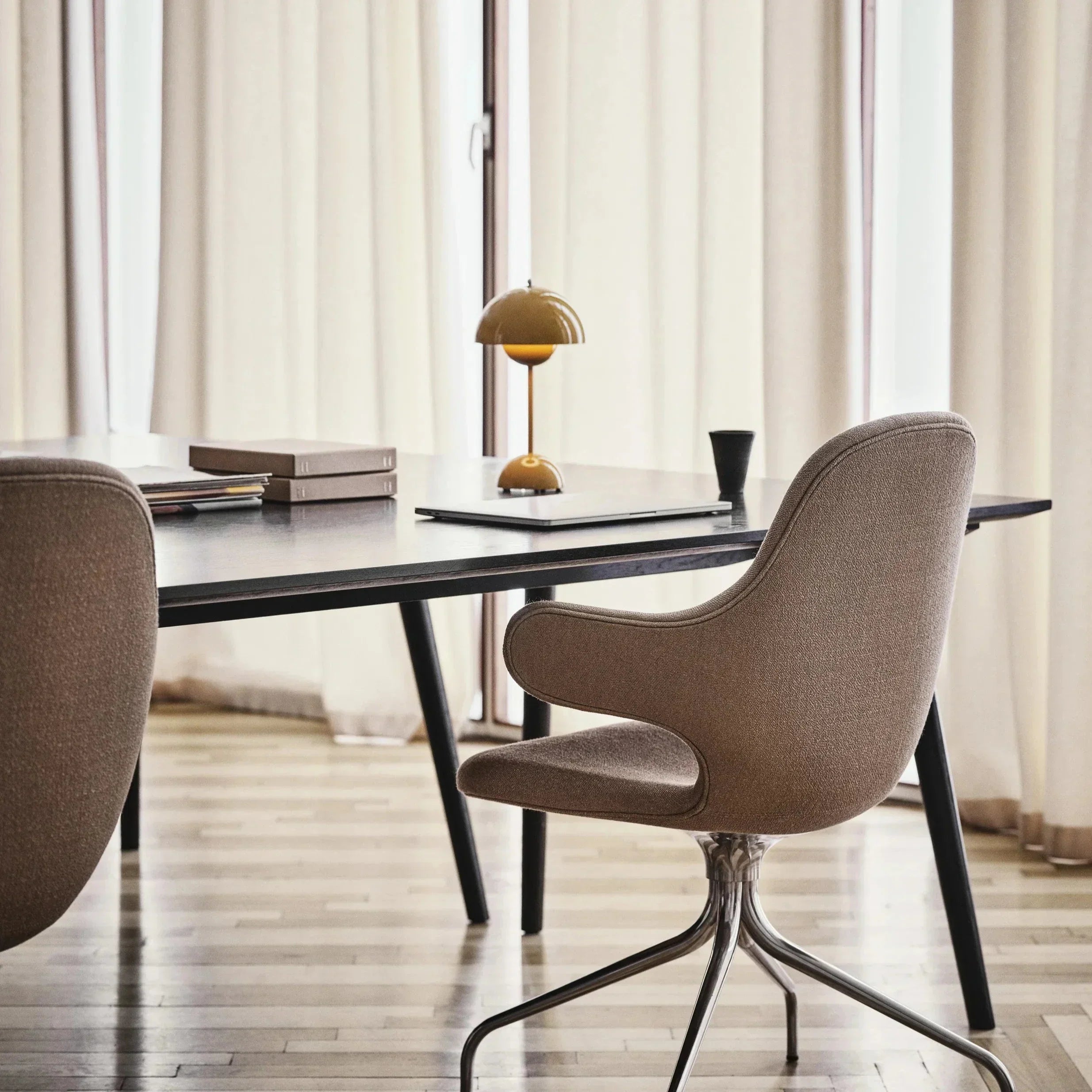 Dome Table Lamp - Minimalist Mushroom Silhouette Light