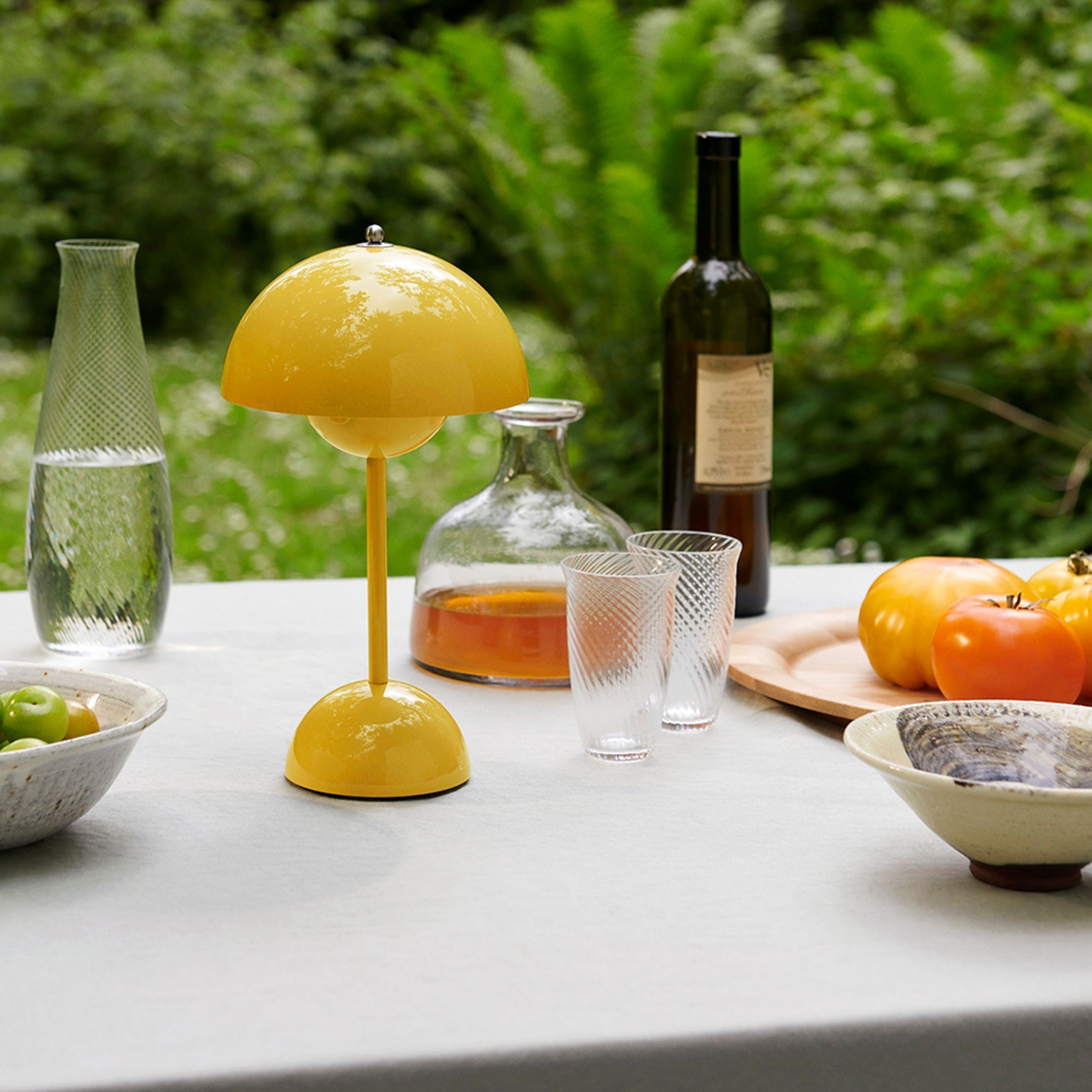 Dome Table Lamp - Minimalist Mushroom Silhouette Light