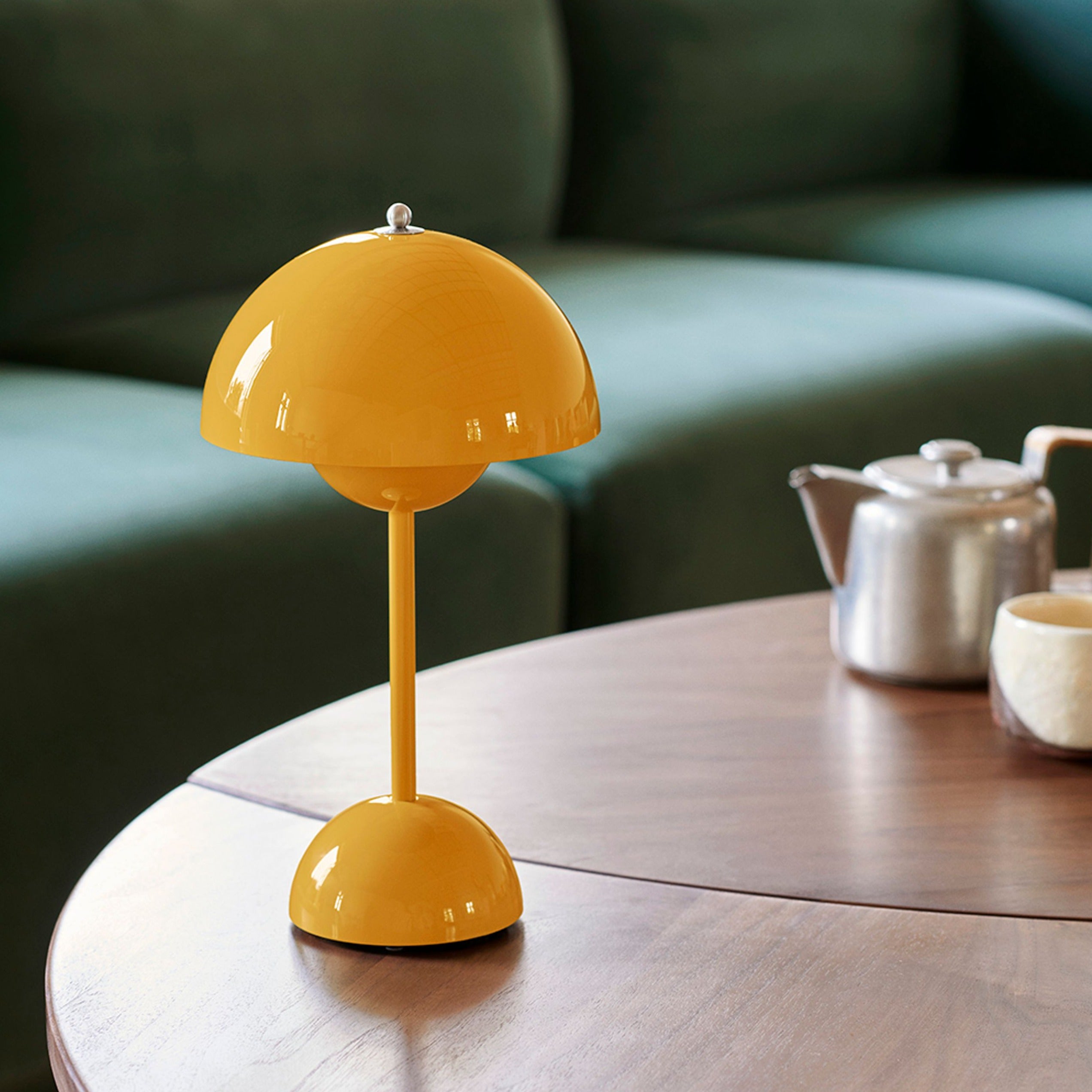 Dome Table Lamp - Minimalist Mushroom Silhouette Light