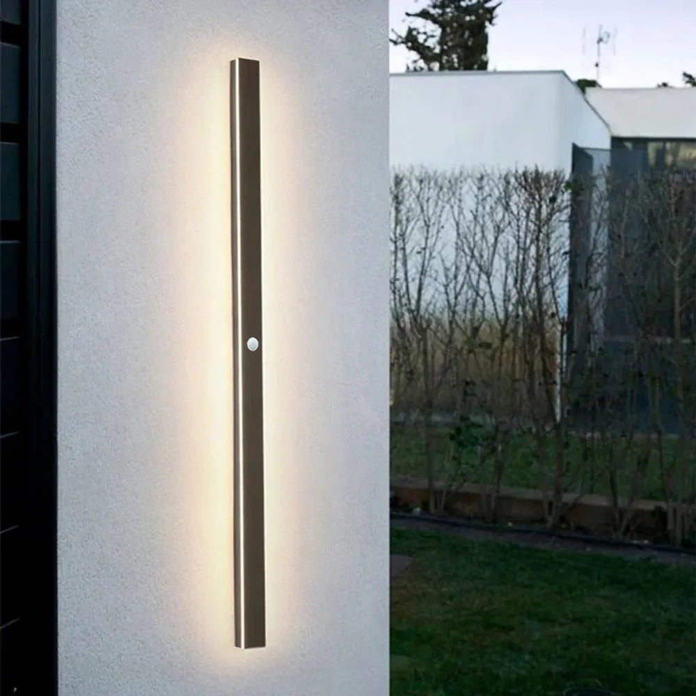 Edge modern linear outdoor wall lamp – metal and acrylic